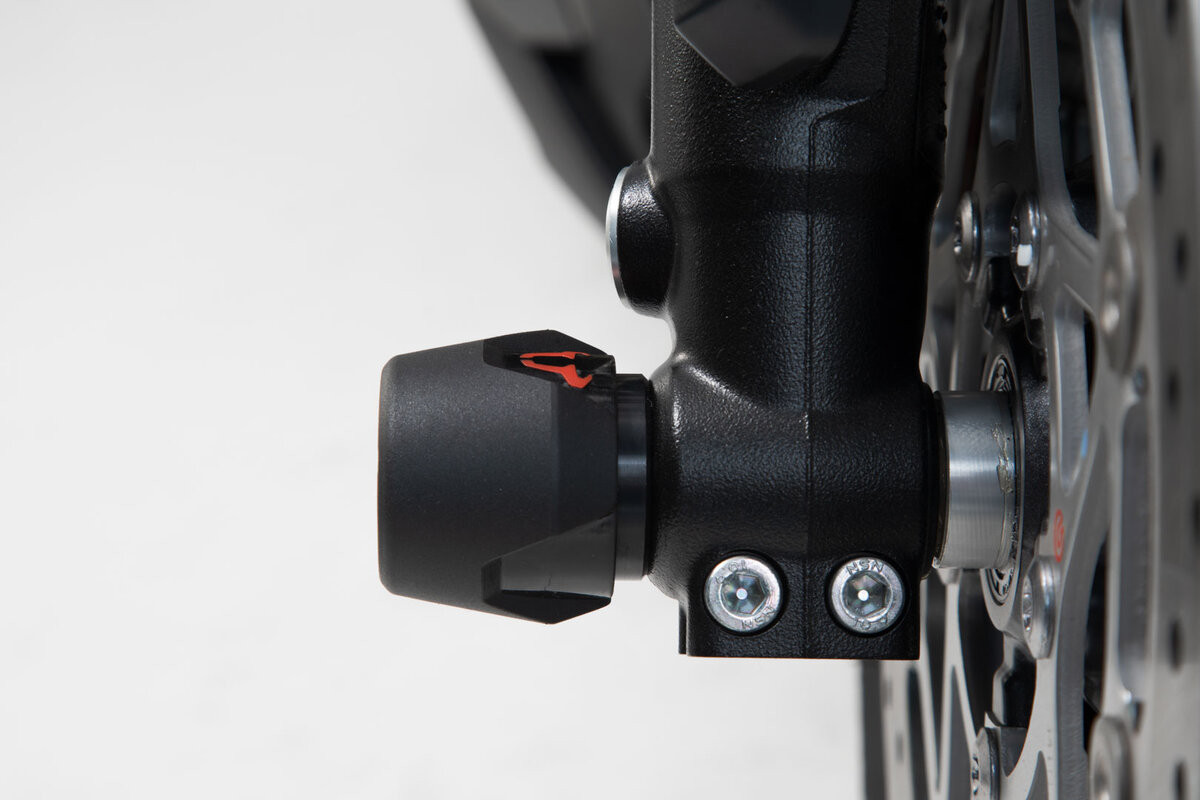 Padací protektory do osy předního kola motocyklu SW-MOTECH pro YAMAHA MT-09 ABS 2017-2020