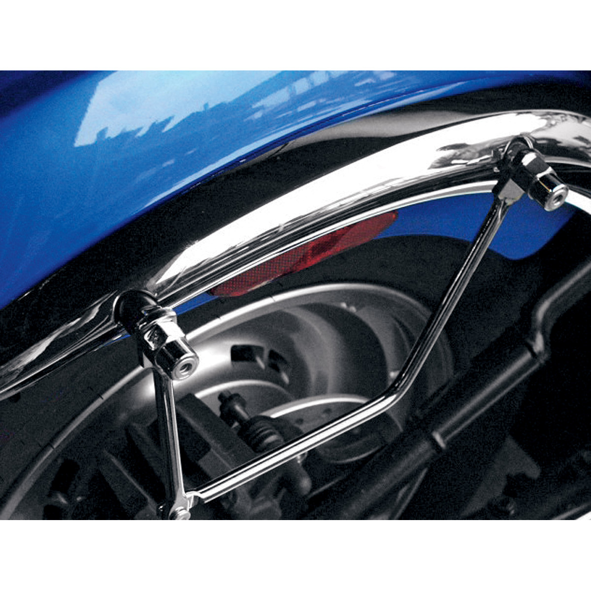 Podpěry brašen Saddlemen Quick-Disconnect Saddlebag Support Bracket Kit pro motocykly Harley Davidson 99‑17 Dyna, 94‑20 XL (except 883N/1200N/NS/X/XS/V/CX)
