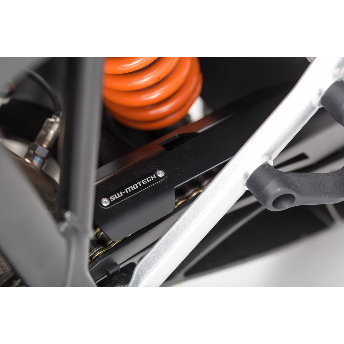 Prodloužení ochranného krytu řetězu motocyklu SW-MOTECH pro KTM Super Adventure 1290 2014-2020