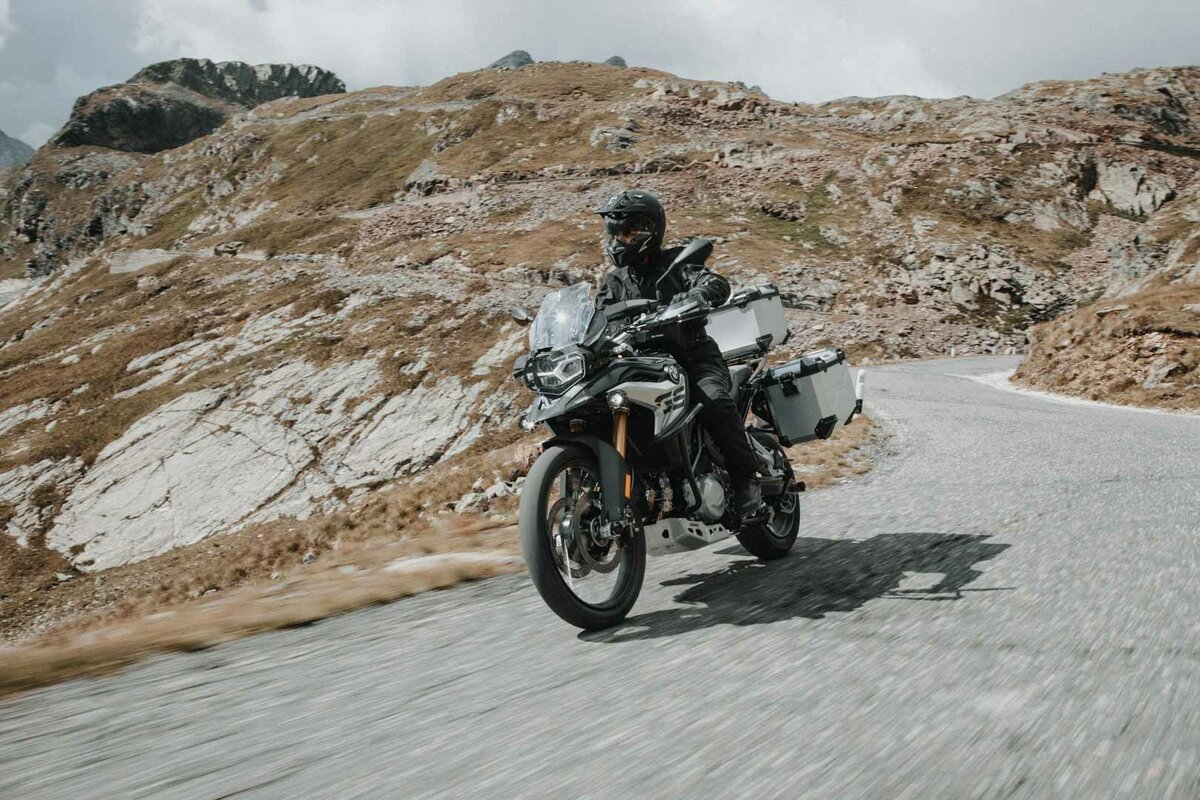 Boční motocyklový hliníkový kufr SW-MOTECH TRAX ADV SIDE CASES obsah 45 litrů, barva stříbrná, montážní pozice pravá, 1 kus