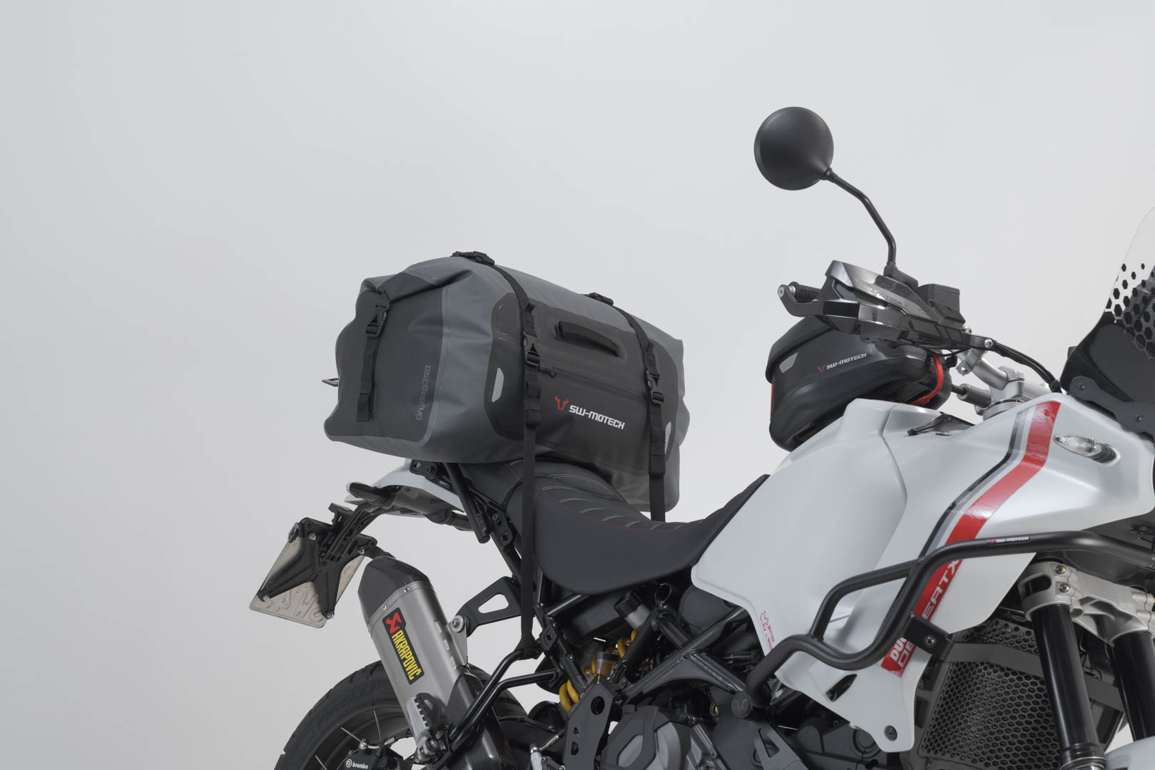 Vodotěsná nepromokavá taška / vak / brašna SW-MOTECH DRYBAG 260 TAIL BAG černá/šedá, velikost 50,0 x 26,0 x 26,0 cm - obsah 26 litrů 