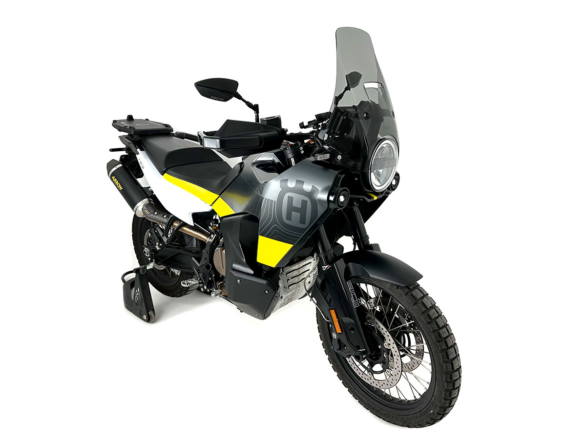 Plexi motocyklu WRS verze CAPONORD pro HUSQVARNA NORDEN 901 EXPEDITION rok 2023 barva čirá, výška plexi 40 cm 