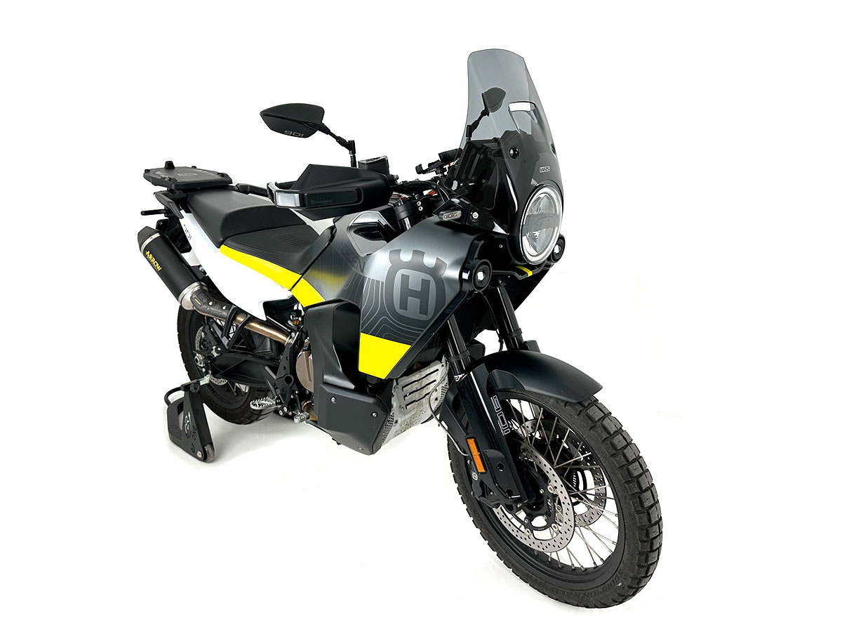 Plexi motocyklu WRS verze TOURING pro HUSQVARNA NORDEN 901 EXPEDITION rok 2023 barva tmavě kouřová, výška plexi 33,5 cm 