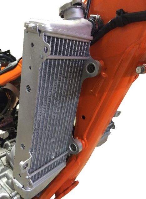 Chladič KSX pro KTM 400 EXC 09-10 - PRAVÝ