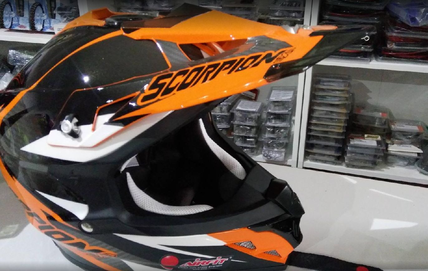 Prodloužení kšiltu motokrosové helmy SCORPION VX-20