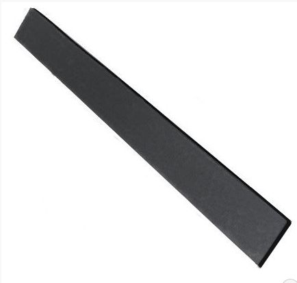 a Náhradní gumový břit k radlicím SHARK Plow rubber bar, délka 132 cm