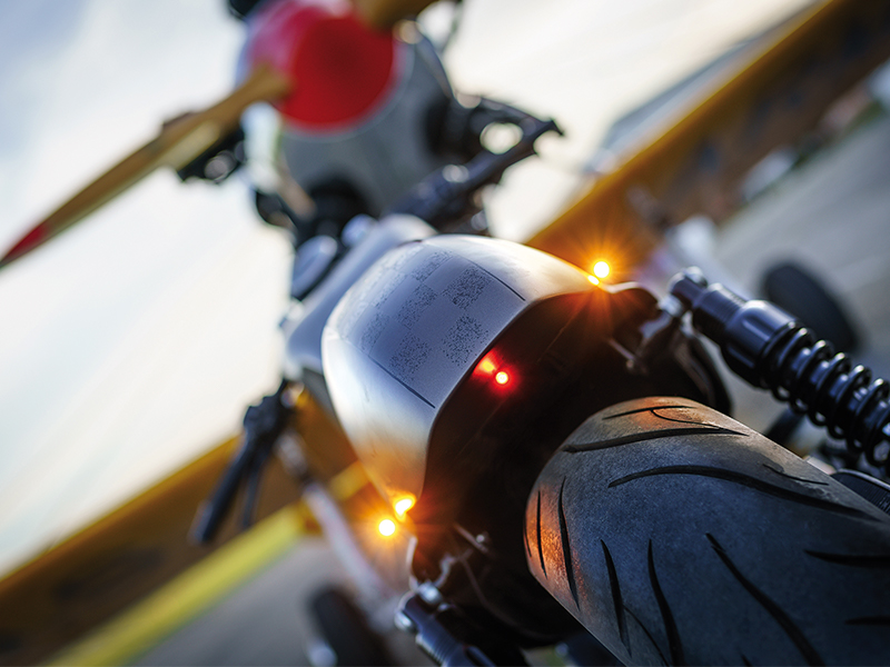 Zadní světlo/brzdové KELLERMANN TAIL/BRAKE LIGHT BULLET ATTO RB - BARVA CHROMOVÁ/ČIRÉ SKLÍČKO 