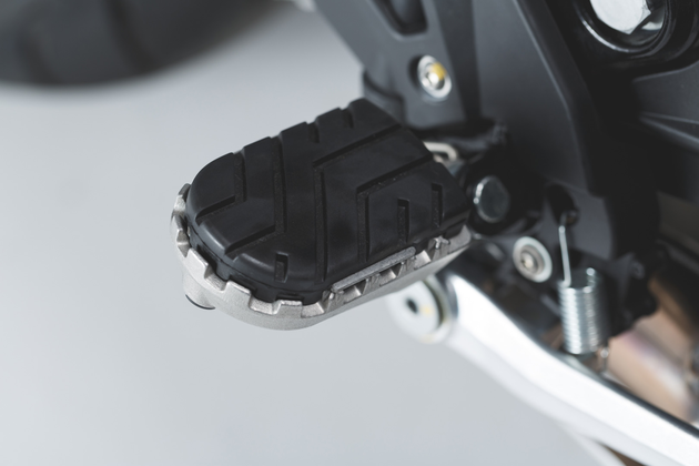 Sada stupaček motocyklu SW MOTECH ION FOOTREST KITS pro TRIUMPH Scrambler 2011-2015