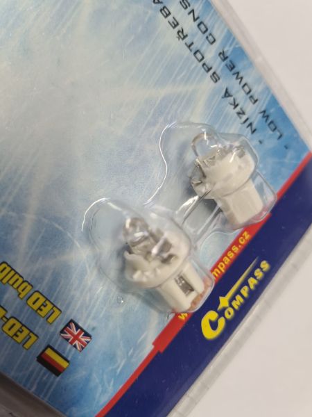 a Led žárovky COMPASS 12V B8,5d , bílé světlo - 2 kusy v balení