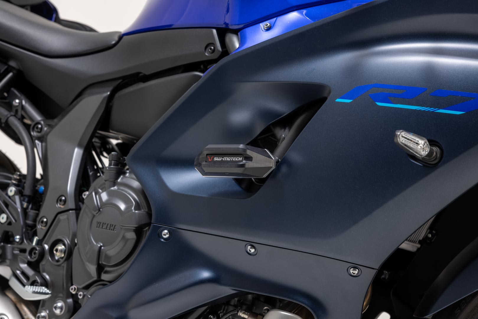 Padací protektory motocyklu SW-MOTECH pro YAMAHA YZF R-7 rok 2021-2022
