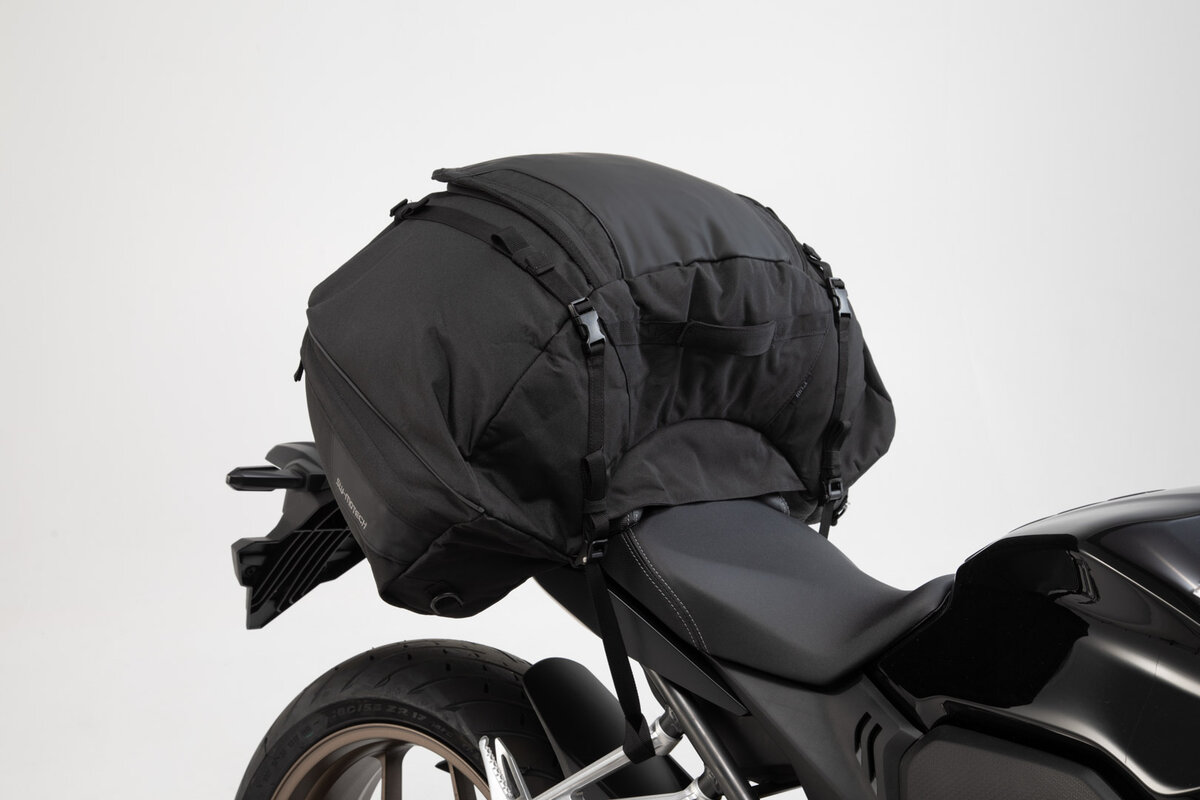 Zadní brašna na sedadlo motocyklu SW-MOTECH ION EXTENSION TAIL BAG černý velikost L, rozměry  50,0 x 70,0 x 30,0 cm, objem 50 litrů