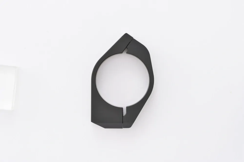 Objímky na vidlice pro uchycení blinkrů DAYTONA ALUMINUM FORK CLAMP SET - pár, pro vidlice o průměru 41 mm