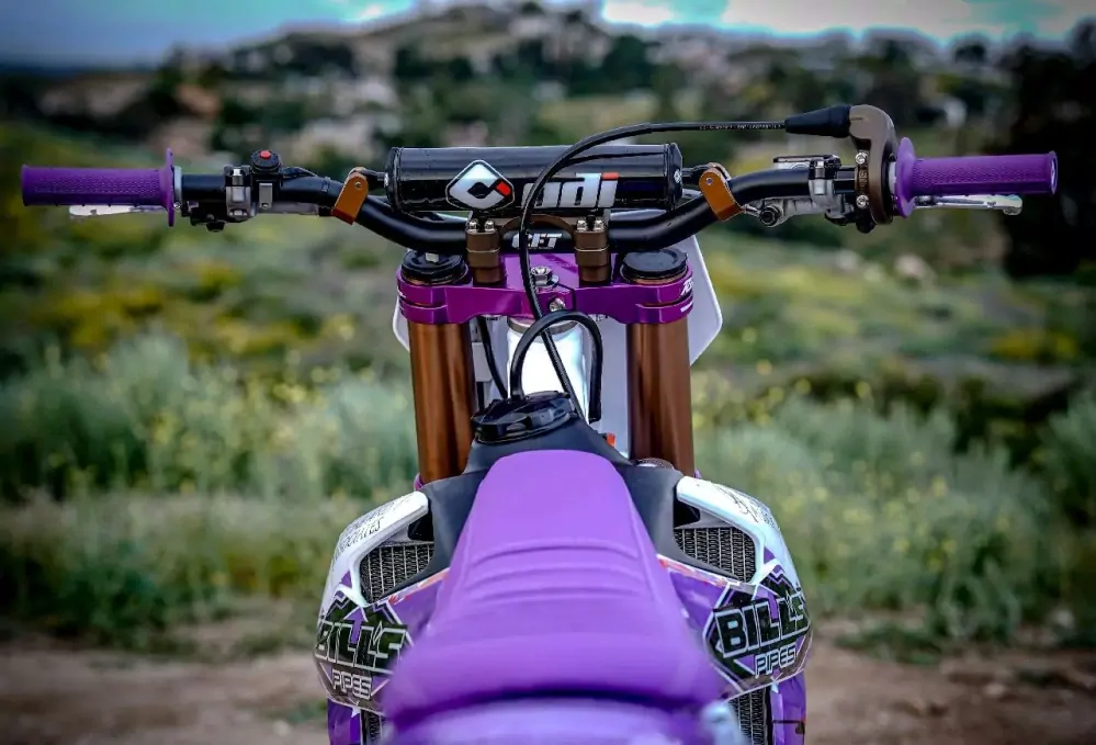 A Motokrosové rukojeti - gripy ODI  1/2 WAFFLE LOCK-ON pro 2-takty/4-takty, barva fialová