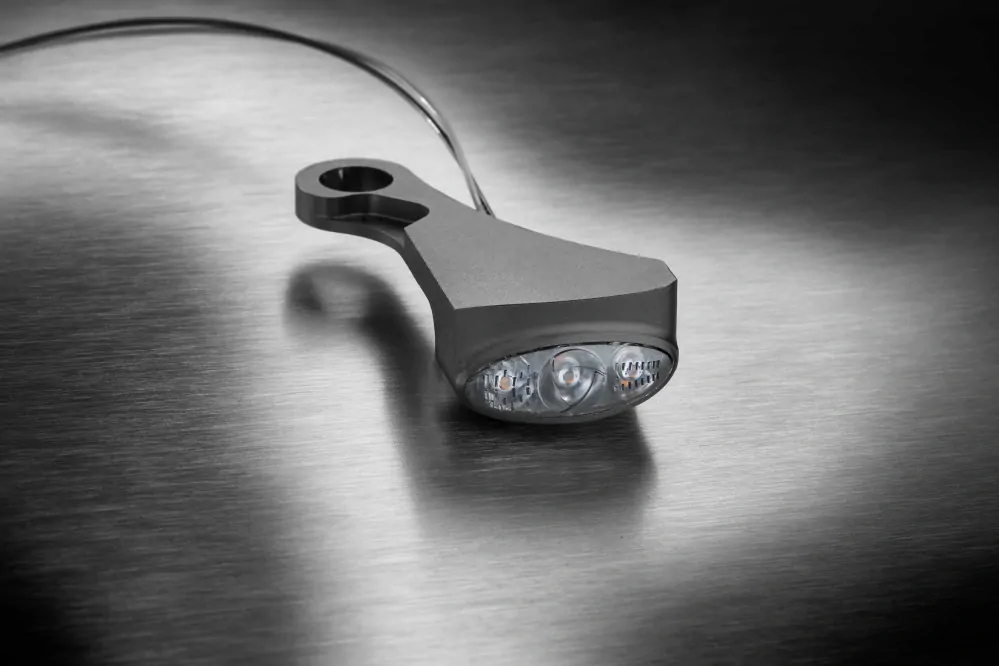 Led blinkr na řidítka motocyklu KELLERMANN DASH M 188.110 pro HARLEY DAVIDSON SOFTAIL rok 2018 a výš, pozice montáže přední levá strana, 1 kus, rozměr 25 x 50 x 13 mm