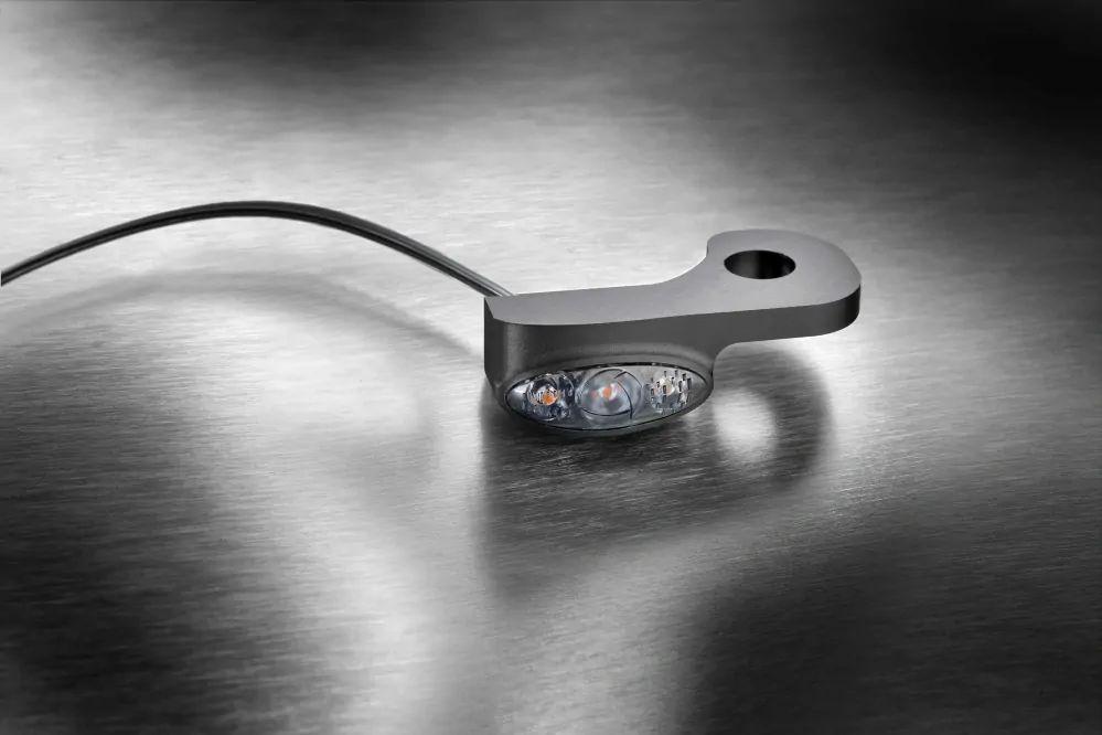 Led blinkr na řidítka motocyklu KELLERMANN DASH M 188.115 pro HARLEY DAVIDSON SOFTAIL rok 2018 a výš, pozice montáže přední pravá strana, 1 kus, rozměr 25 x 50 x 13 mm