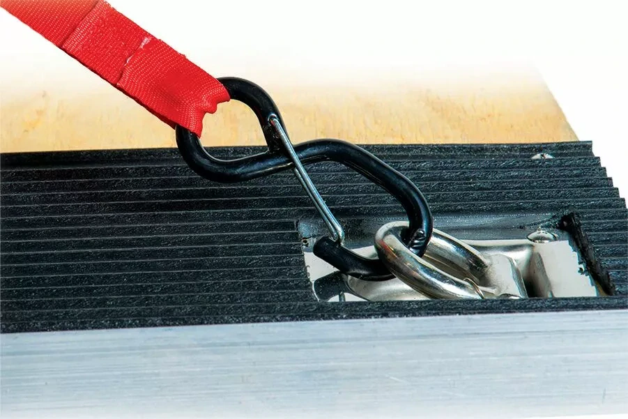 Upínací kurty s háky a ráčnou - přepravní popruhy CALIBER TIE DOWN RETRAY STRAPS délka 183 cm, šíře 5,08 cm, barva červená, pár