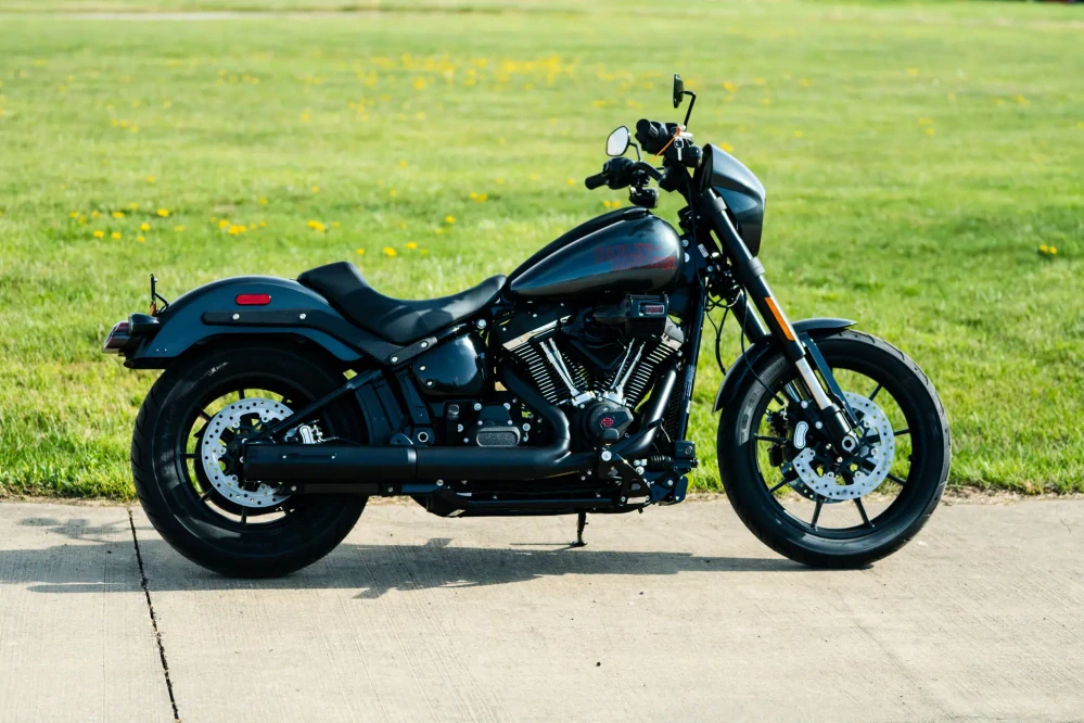 Koncovka výfuku RINEHART RACING 4" HP40 2-INTO-1 SLIP ON pro HARLEY DAVIDSON SOFTAIL rok 2025 barva černá/černé zakončení  