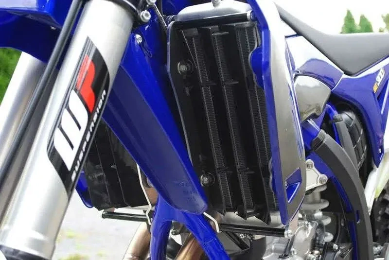 Výztuhy chladičů motocyklu AXP RACING RADIATOR BRACES pro SHERCO SCF 250/ 300 FACTORY rok 2019-2020