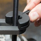 Přípravek pro vytažení klikové hřídele z motoru BIKESERVICE CRANKCASE SEPARATOR KIT BSB02300  