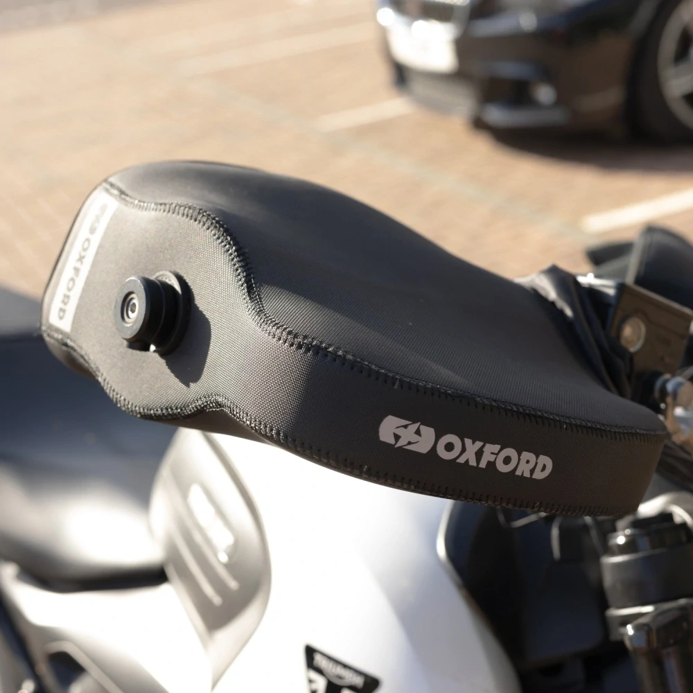 Návleky na řidítka k ochraně rukou před chladem/zimní návleky na řidítka k ochraně rukou před chladem OXFORD COMMUTER MUFFS OX391 barva černá-pár