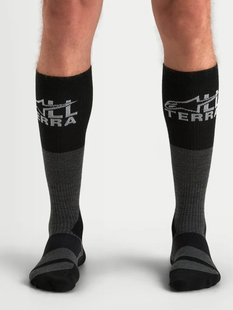 Dlouhé ponožky/podkolenky s příměsí merino vlny ALPINESTARS AT 8 MERINO WOOL SOCK barva černá/šedá velikost L pro nohu o velikosti 44-47