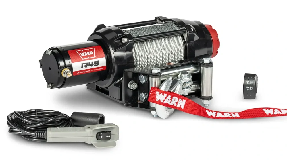 Elektrický naviják pro ATV a UTV WARN MODEL R45 WIRE ROPE WINCH 110045 s ocelovým lanem o délce 15,2 m x průměr 6,35 mm, tažná síla 2041 kg (4500 lb)