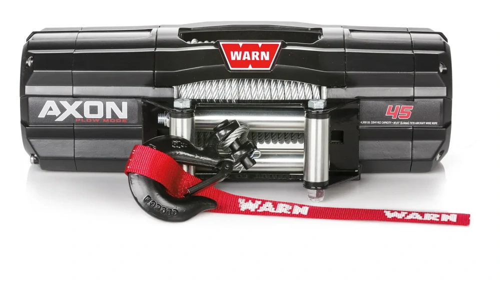 Prémiový elektrický naviják pro UTV typu Side-by-Side WARN s ocelovým lanem MODEL AXON 45 tažná síla 2041 kg (4500lb), délka lana 15,24 m x průměr 6,35 mm