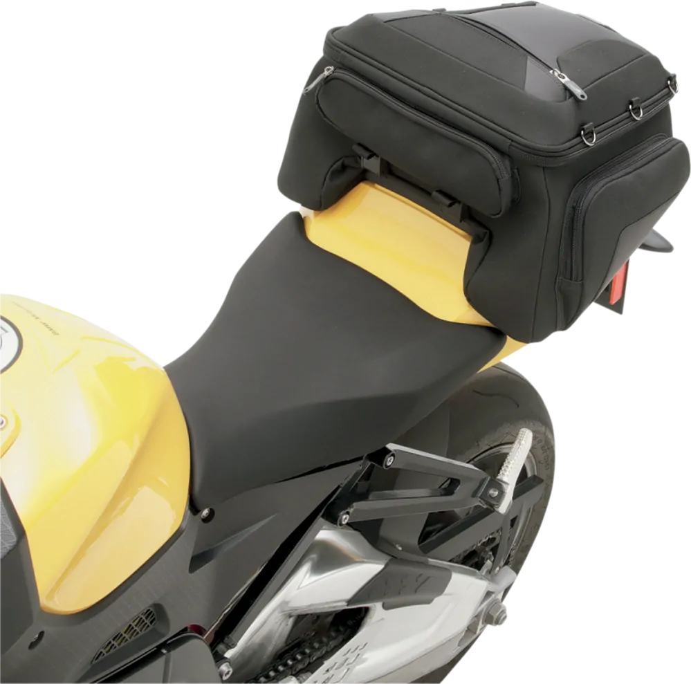 a Taška / batoh na zadní sedlo motocyklu SADDLEMEN TUNNEL BAGS STANDART pro  motocykly s 23 cm širokým nebo menším zadním sedadlem 