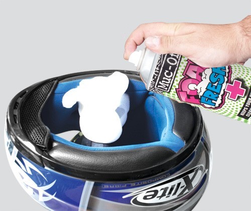 Čistič interiéru přileb, chráničů, botů a obuvi MUC-OFF FOAM FRESH SANITIZER 400ML