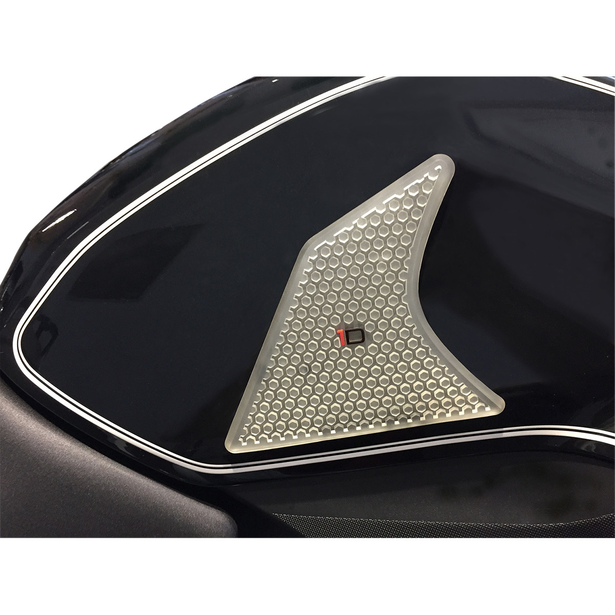 Samolepka - tank pad - tank grips ONEDESIGN UNIVERSAL barva čirá