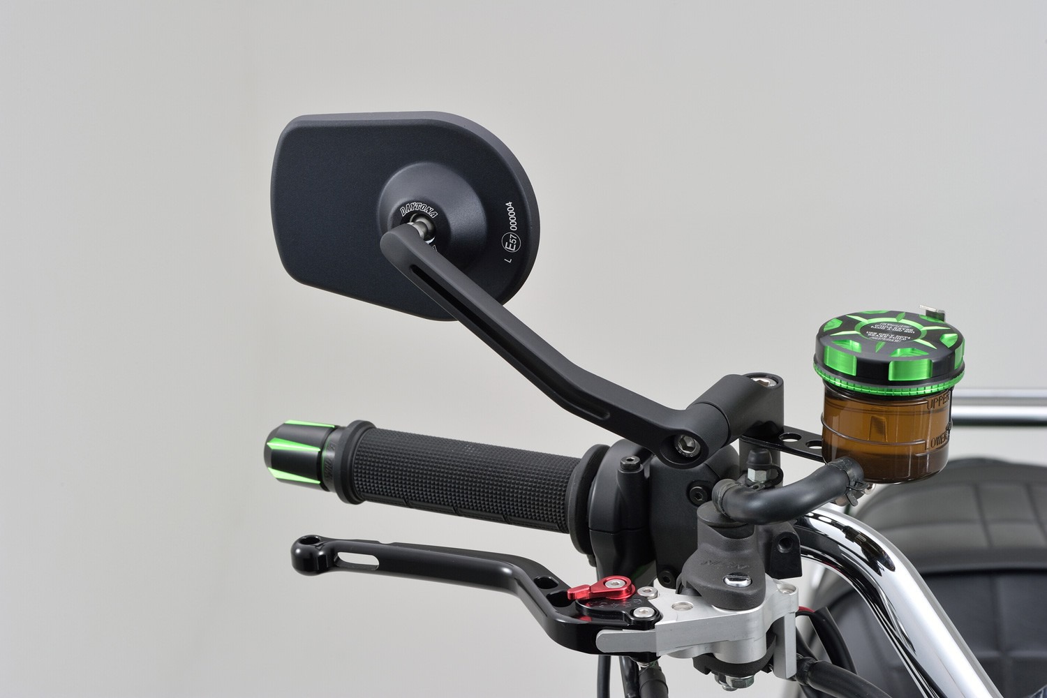 Univerzální zpětné zrcátko motocyklu do konců řidítek DAYTONA D-MIRROR 5 - 1 kus / 2 šrouby M10 x P1.25 (L + P závit)