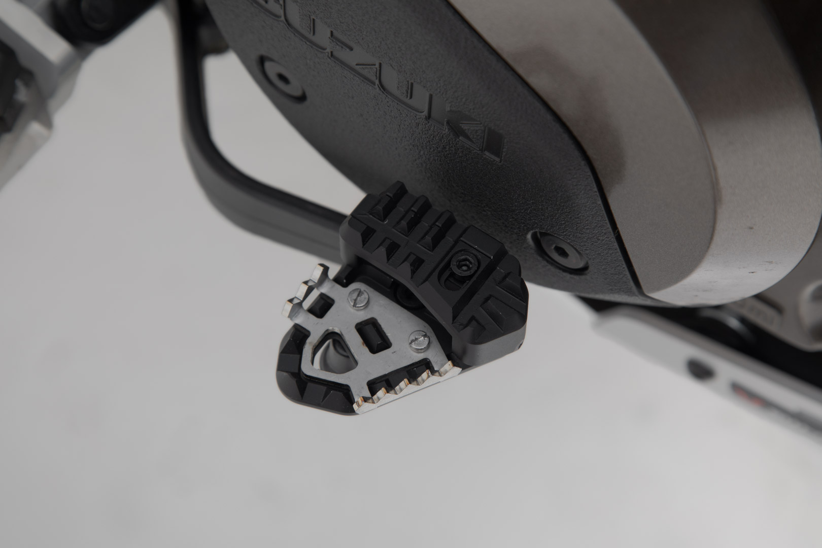 Prodloužení brzdového pedálu motocyklu SW MOTECH pro SUZUKI V-Strom 1050 2019-2021