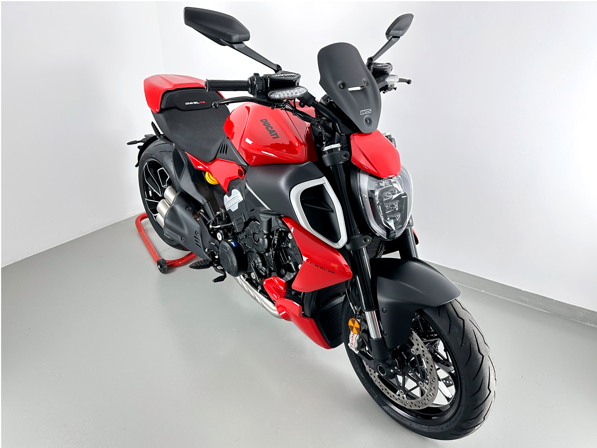 Plexi motocyklu WRS SPORT pro DUCATI DIAVEL V4 1200 ABS rok 2023, výška plexi 28,5 cm, šíře plexi 24,5 cm, barva matná černá/neprůhledné