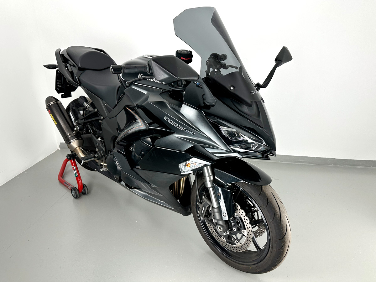 Plexi motocyklu WRS verze CAPONORD pro motocykly KAWASAKI Ninja 1000 SX ABS rok 2017 až 2023, výška plexi 47 cm, barva tmavě kouřová