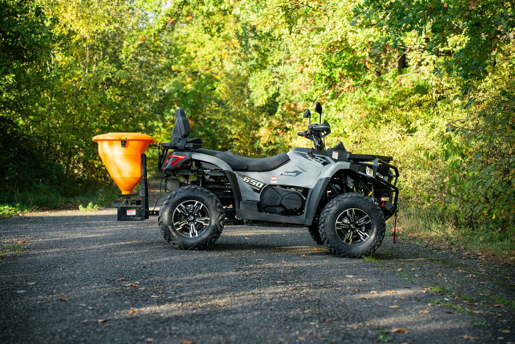 Víceúčelový dálkově ovladatelný ATV rozmetač sypkých materiálů /rozmetadlo sypkých hmot SHARK SPREADER 100KG