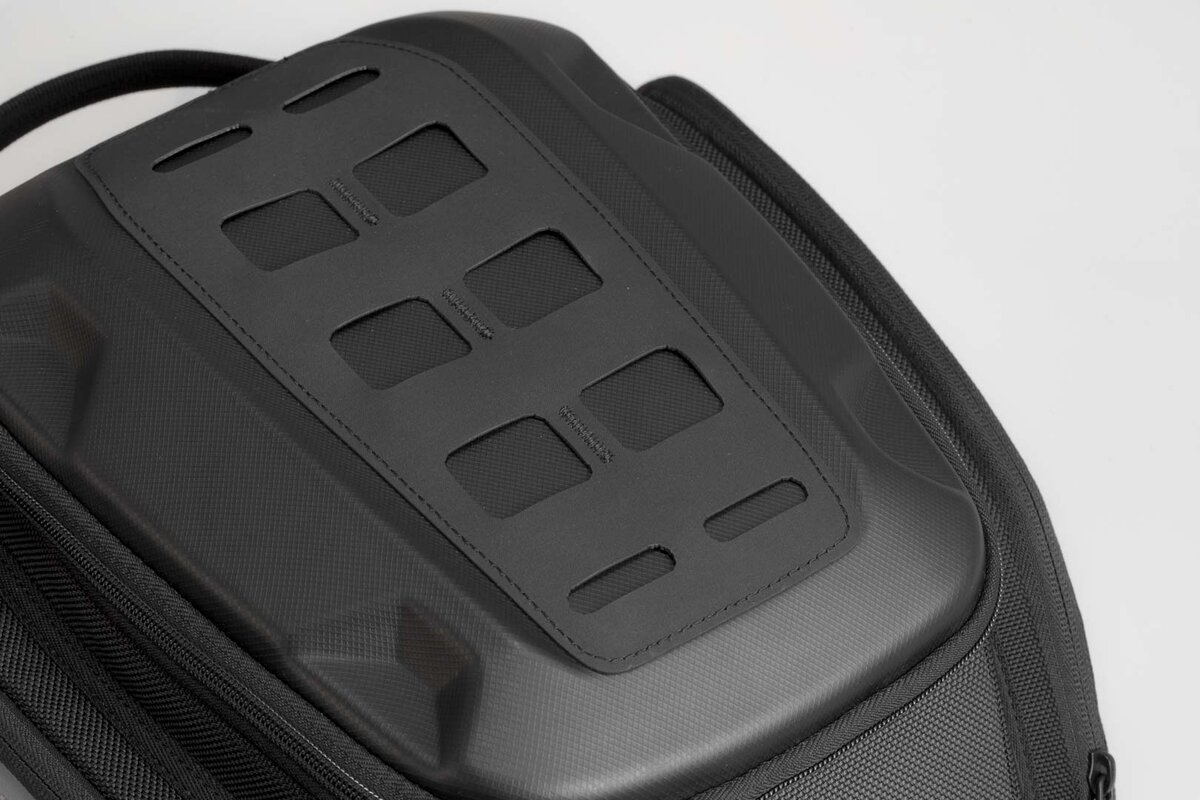 Tank bag na nádrž motocyklu SW-MOTECH PRO ENDURO TANKBAG černá, rozměr 35,0 x 31,5 x 20,0 cm, objem 12 až 15 litrů