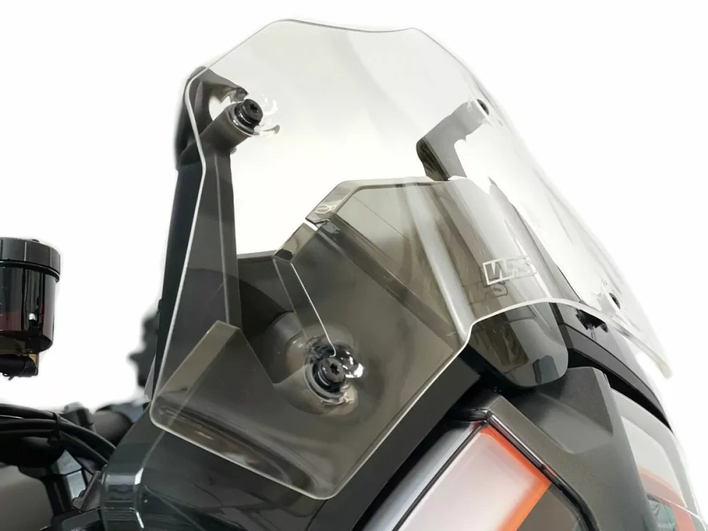 Motocyklové plexi / čelní plexi motocyklu  WRS VERZE SPORT KT010T pro KTM 1290 SUPER ADVENTURE / S rok 2021-2024 barva čirá, výška plexi 16,5 cm 