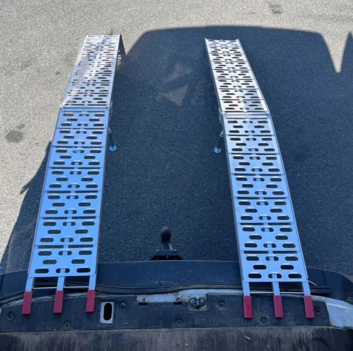 Heavy duty hliníkové nájezdové rampy pro motocykl a UTV skládací SHARK Accessories délka 230 cm, šíře 28,5 cm, max. nosnost 1360, balení 2 kusy