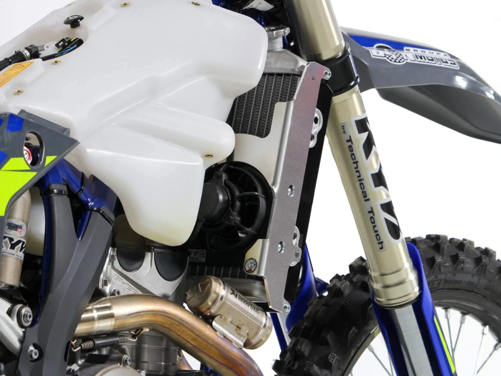 Výztuhy chladičů motocyklu AXP RACING RADIATOR BRACES pro SHERCO SEF 250/ 300 rok 2024-2025