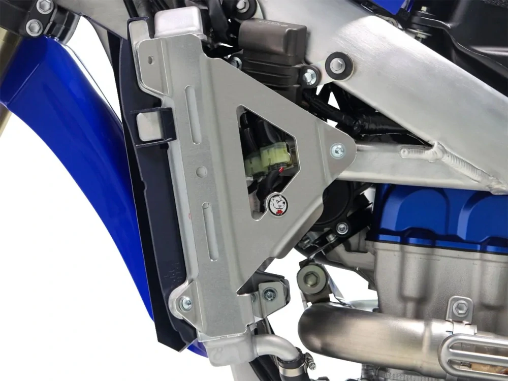 Výztuhy chladičů motocyklu AXP RACING RADIATOR BRACES pro YAMAHA YZ 250 F rok 2024-2025