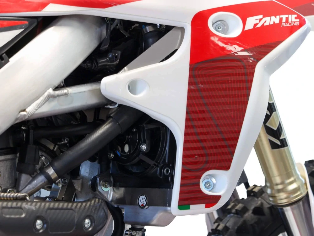 Výztuhy chladičů motocyklu AXP RACING RADIATOR BRACES pro YAMAHA WR 250 F rok 2021-2024