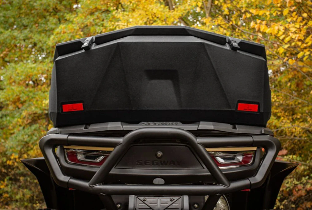 Prostorný uzamykatelný zadní box na čtyřkolku SHARK ATV Box AX145 / AX 145 pro  SEGWAY AT10 barva černá, objem 145 litrů 