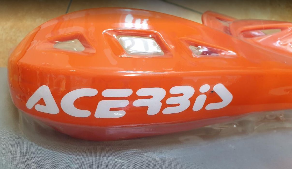 a Chrániče páček ACERBIS Rally Profile včetně uni kitu oranžová/bílá