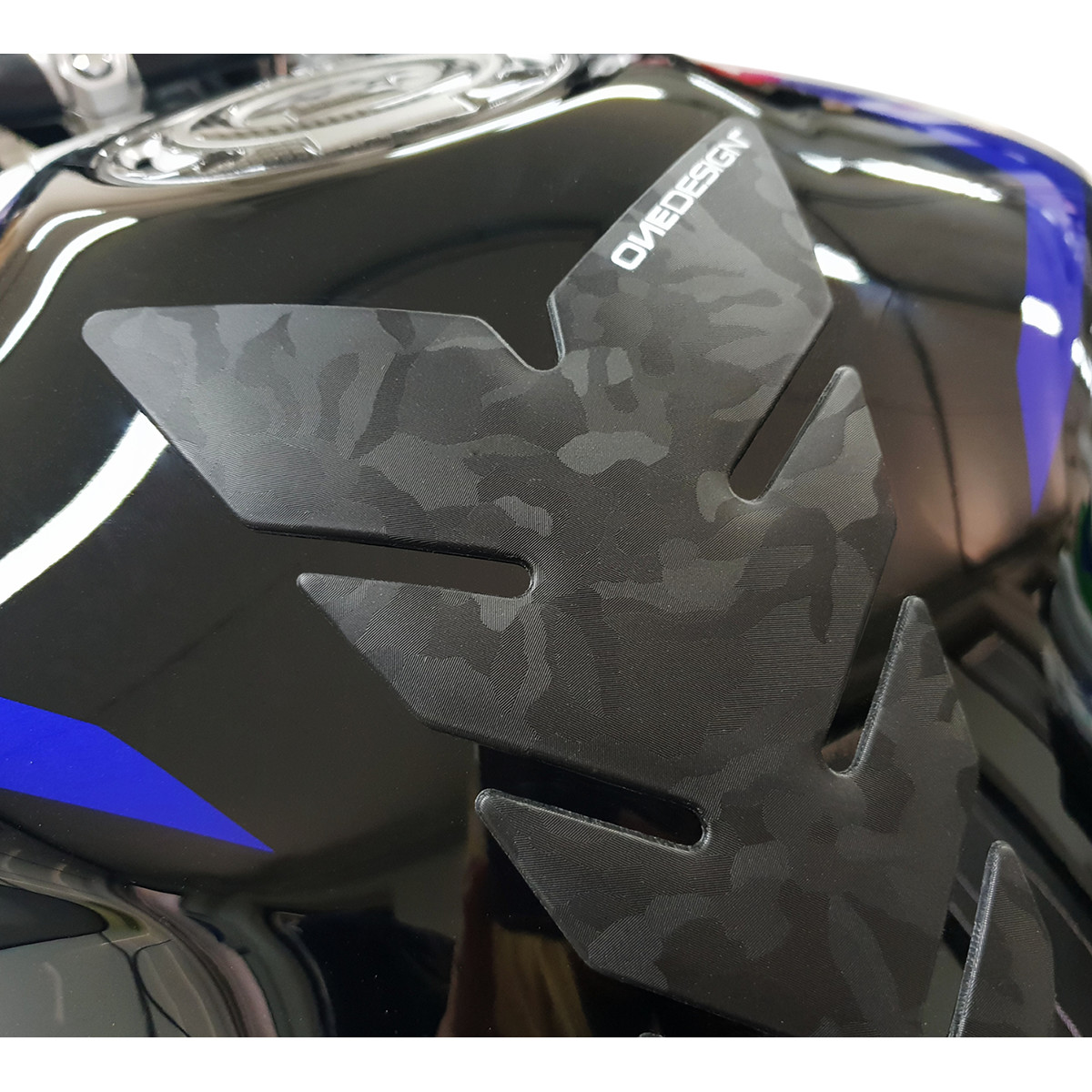 Samolepka - tank pad na nádrž motocyklu ONEDESIGN TANKPAD MOON SOFT TOUCH CAMO
