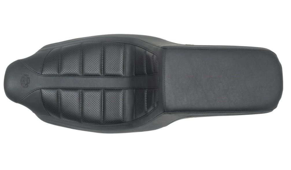 Sedadlo motocyklu MUSTANG Squareback pro Harley-Davidson FLHT/FLHR/FLHX/FLTRX/FLTRU 2008-2021