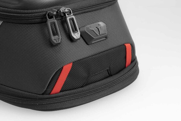 Magnetický tank bag na nádrž motocyklu SW-MOTECH PRO DAYPACK MAGNET TANK BAG černá/šedá, 29,0 x 22,5 x 12,5 cm, objem 6 až 9 litrů