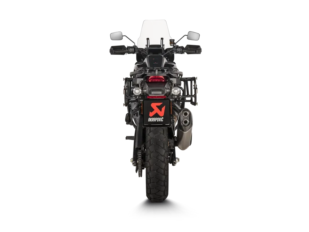 Koncovka výfuku motocyklu AKRAPOVIČ SLIP-ON LINE MUFFLERS pro HARLEY DAVIDSON PAN AMERICA rok 2021-2024 barva titan, carbonové zakončení 