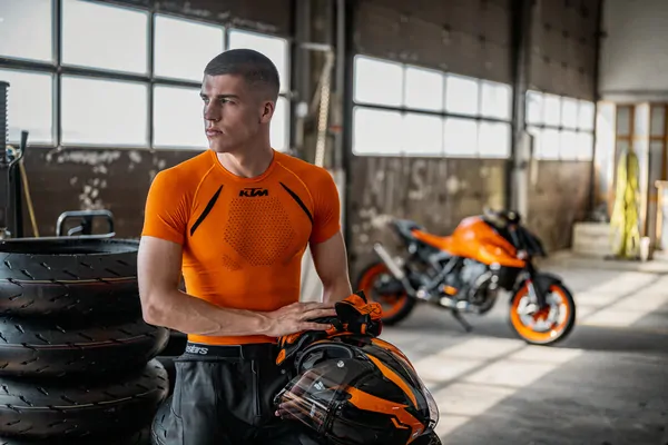 A Bezešvé letní termotriko s krátkým rukávem KTM UNDERSHIRT PERFORMANCE SUMMER SHORT velikosrt XXL (odpovídá spíše L)