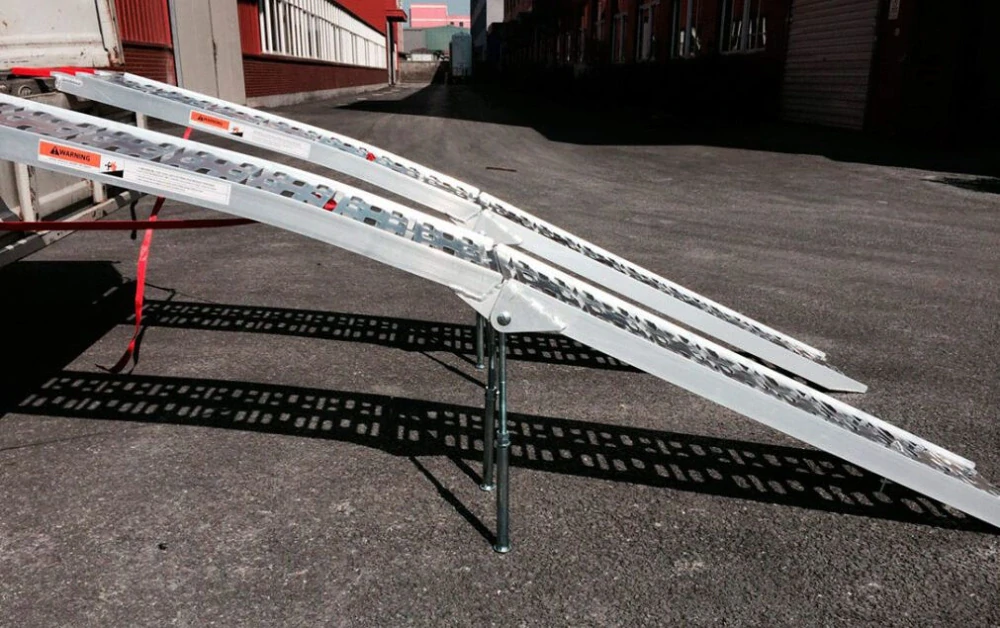 Heavy duty hliníkové nájezdové rampy pro motocykl a UTV skládací SHARK Accessories délka 230 cm, šíře 28,5 cm, max. nosnost 1360, balení 2 kusy