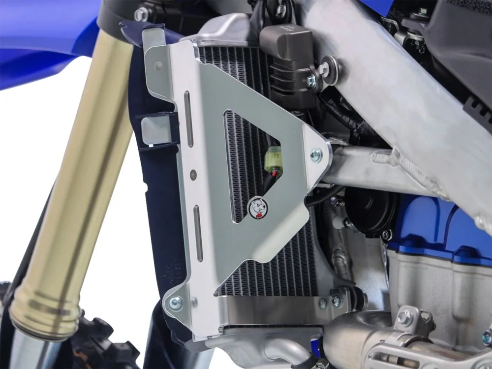 Výztuhy chladičů motocyklu AXP RACING RADIATOR BRACES pro YAMAHA YZ 250 F rok 2024-2025